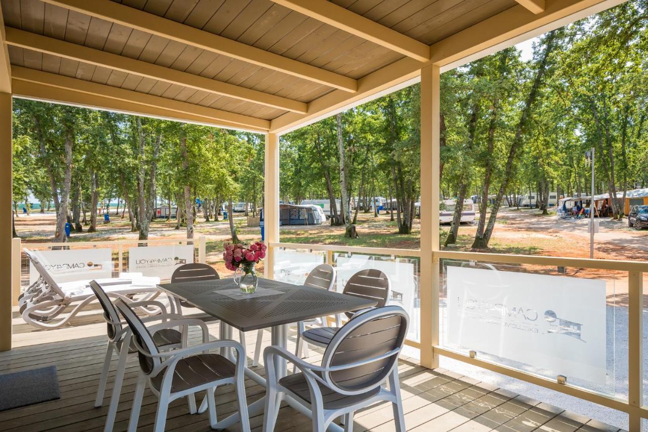 Mobile Homes Premium Relax Park Umag By Camp4You Karigador Exterior foto